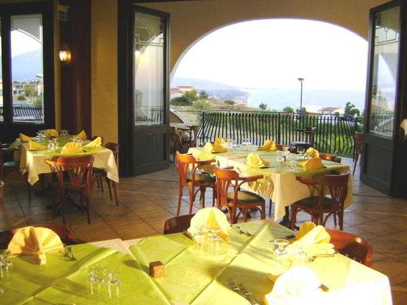 San Domenico Family Hotel Scalea Exterior photo